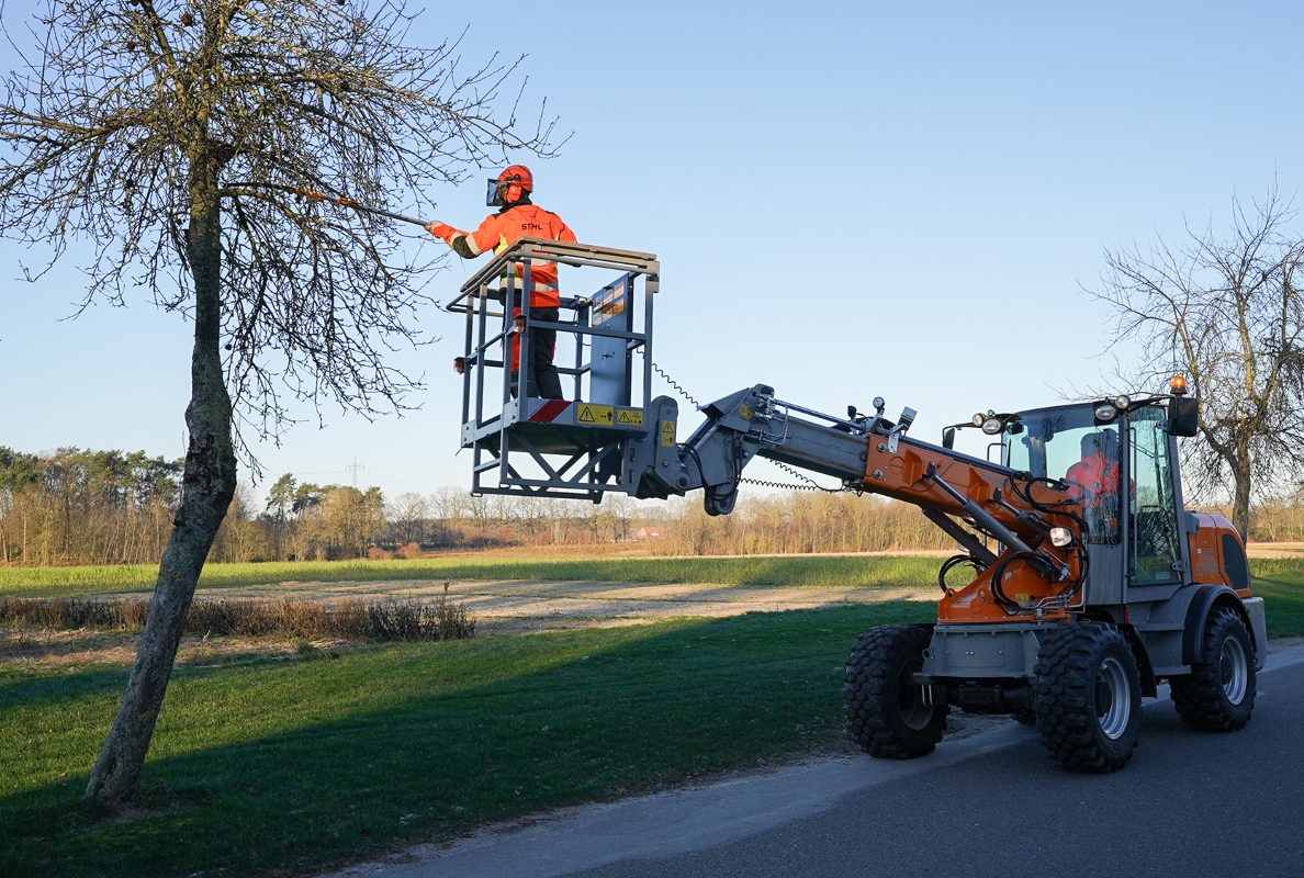 Teleskopschwenklader TSL 9088 PRO