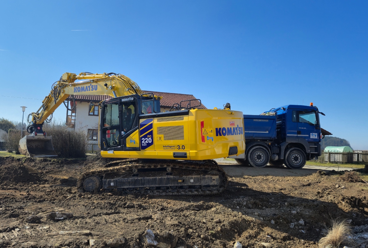 Neuer Recycling-Umschlagbagger der 6. Maschinengeneration mit 17 m Reichweite: Der SENNEBOGEN 830 G wird der Öffentlichkeit auf der bauma vorgestellt, von 07.- 13. April 2025 am Freigelände FM.712 der Messe München.