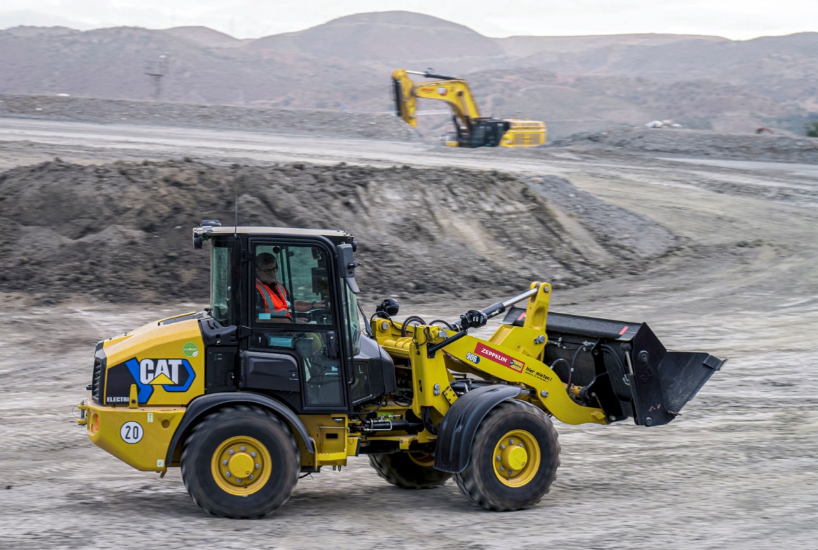 Radlader CAT 906e