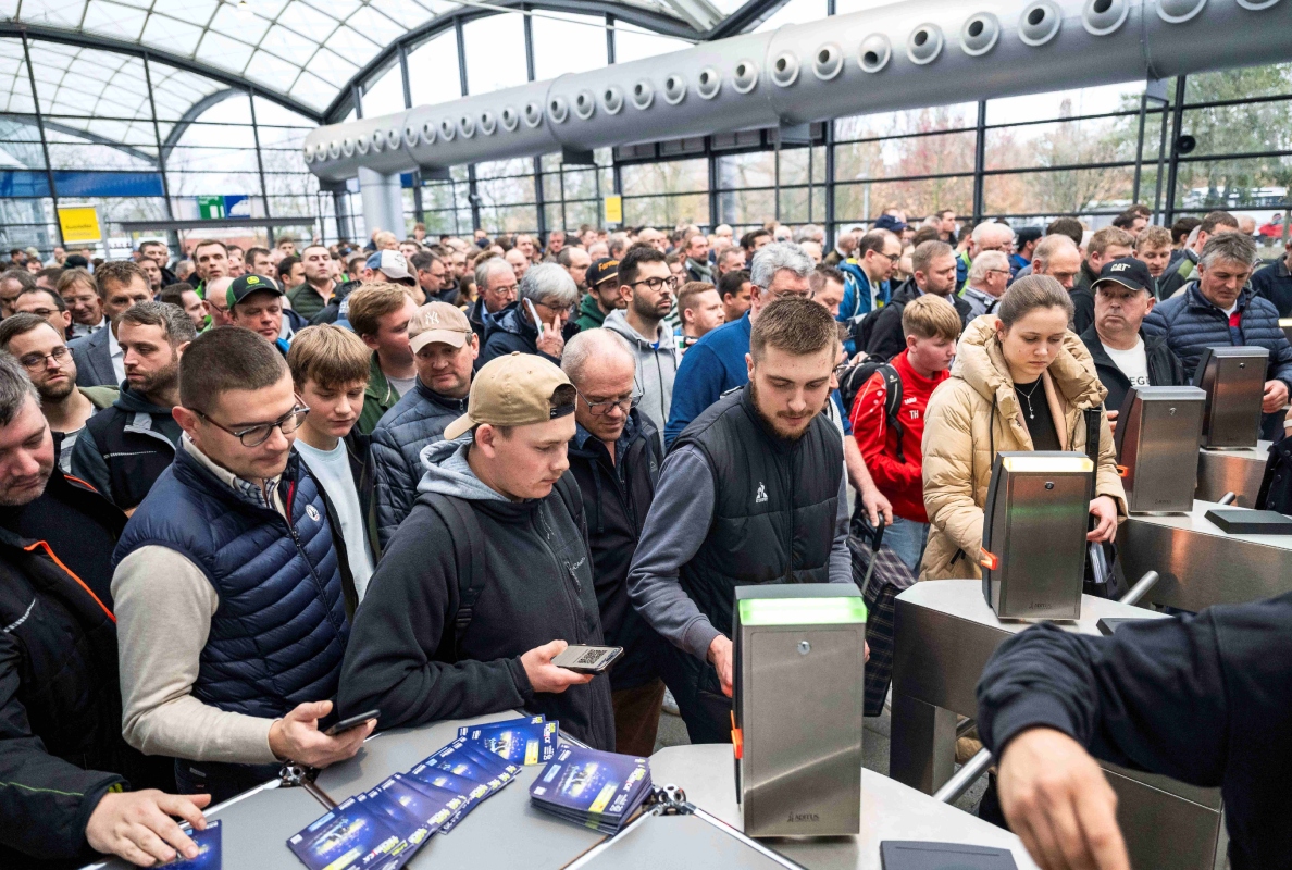 Auf die Trecker, fertig, los: Agritechnica 2025 startete mit Thementag Innovation and Press Day