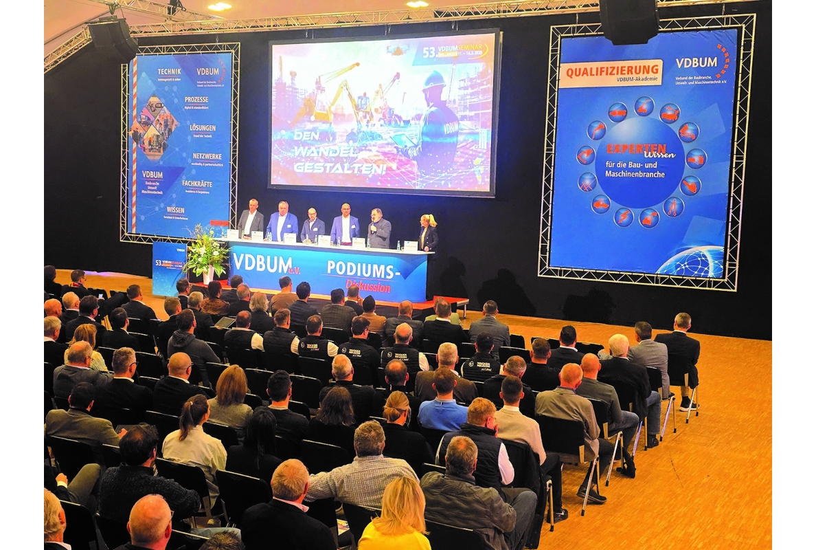 Kompakte Wissensvermittlung: Rund 1.200 Führungskräfte werden am Fitness-Programm für die Baubranche, Umwelt- und Maschinentechnik teilnehmen.