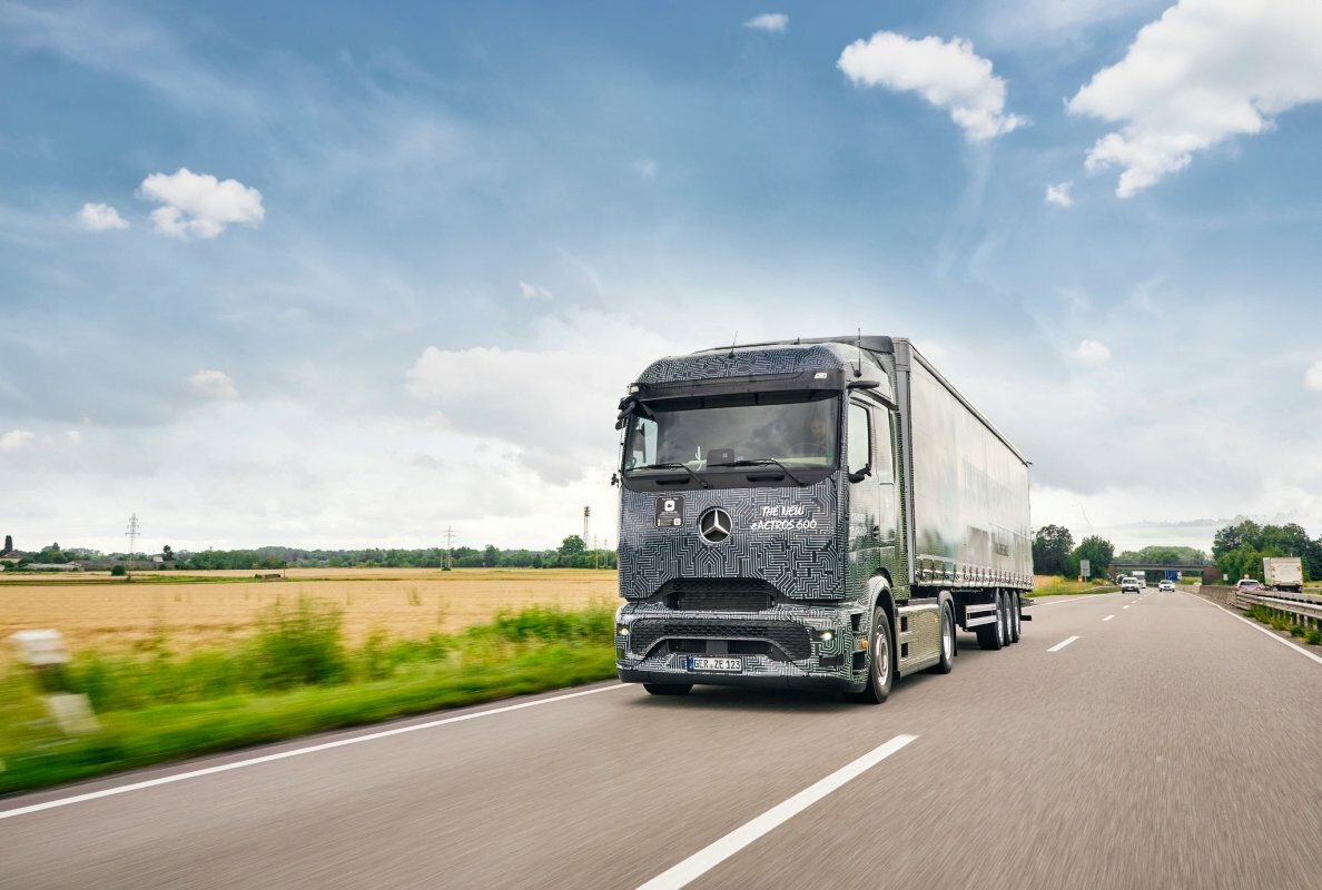 Driving Experience mit seriennahen eActros 600-Prototypen