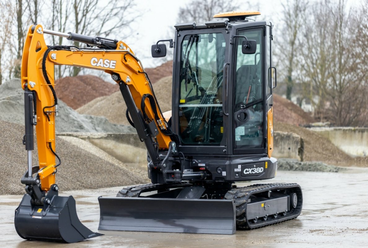 Hohe Leistung, kompakte Abmessungen, viele praxisgerechte Funktionen: Der neue CASE Minibagger CX38D