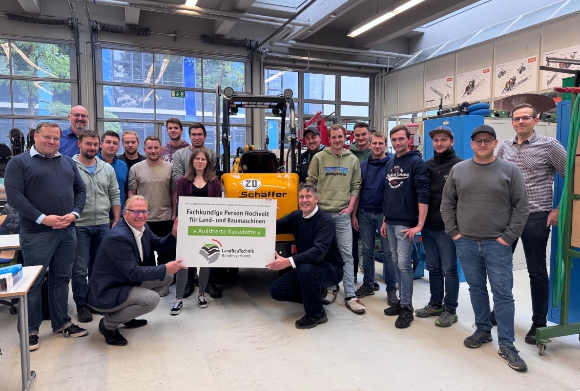 Die Meisterschule am Ostbahnhof in München ist die 31. Hochvolt-Schulungsstätte für die LandBauTechnik in Deutschland.