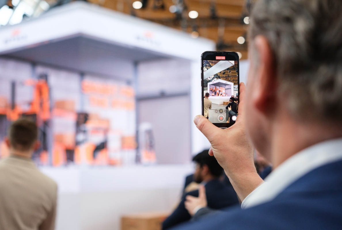 Auf der diesjährigen LogiMAT zeigt STILL in Halle 10 an Stand B40 und B41, wie intelligente Technologien zu smarten und passgenauen Lösungen für individuelle Kundenbedürfnisse werden.