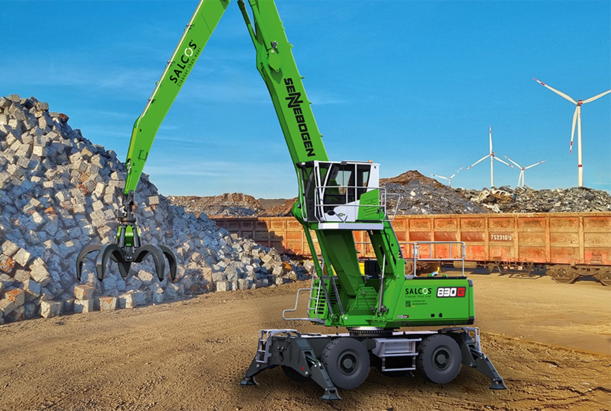 Der doppelt grüne SENNEBOGEN 830 G aus CO2-reduziertem Stahl ist ein gemeinschaftliches Dekarbonisierungs-Projekt der SENNEBOGEN Maschinenfabrik und dem Stahlproduzenten Salzgitter AG.