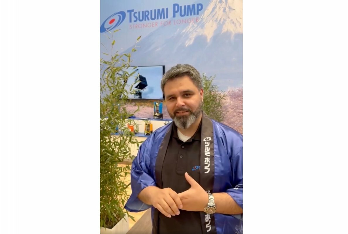 Fuji, Bambus und Kimono: Der Pumpenhersteller Tsurumi ist stolz auf seine Herkunft und hatte Technikexperten wie Sandor Rostas am Stand.