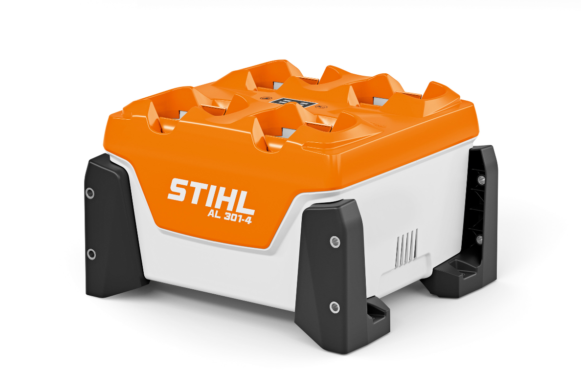 Das neue STIHL AL 301-4 ist das branchenweit erste Mehrfachladegerät, das sowohl für die Werkstatt als auch für den Einsatz im und auf dem Fahrzeug entwickelt wurde.