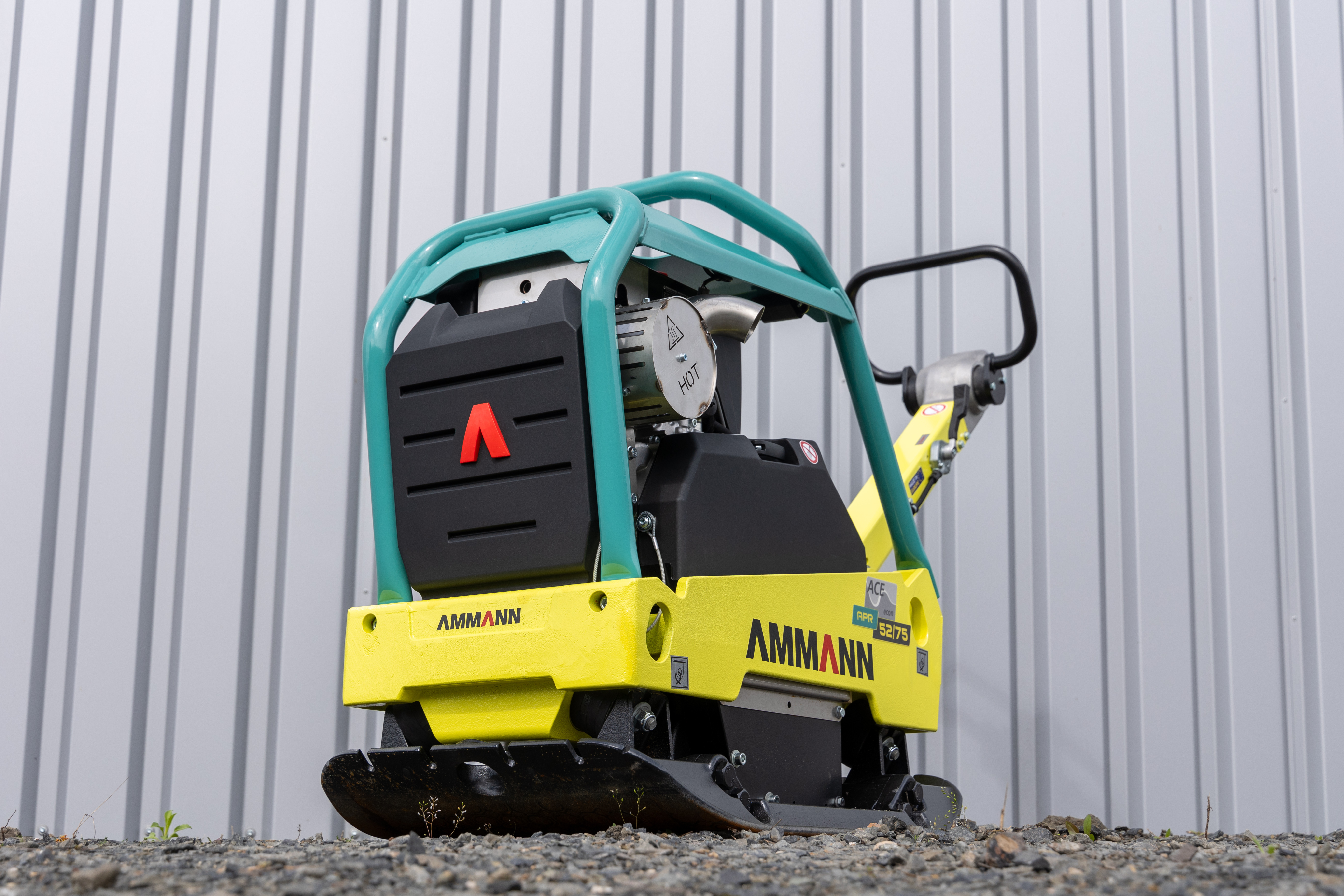 Die neue APR 52/75 besticht durch die offene Konstruktion. Das macht die reversierbare Rüttelplatte leichter sowie funktionaler.