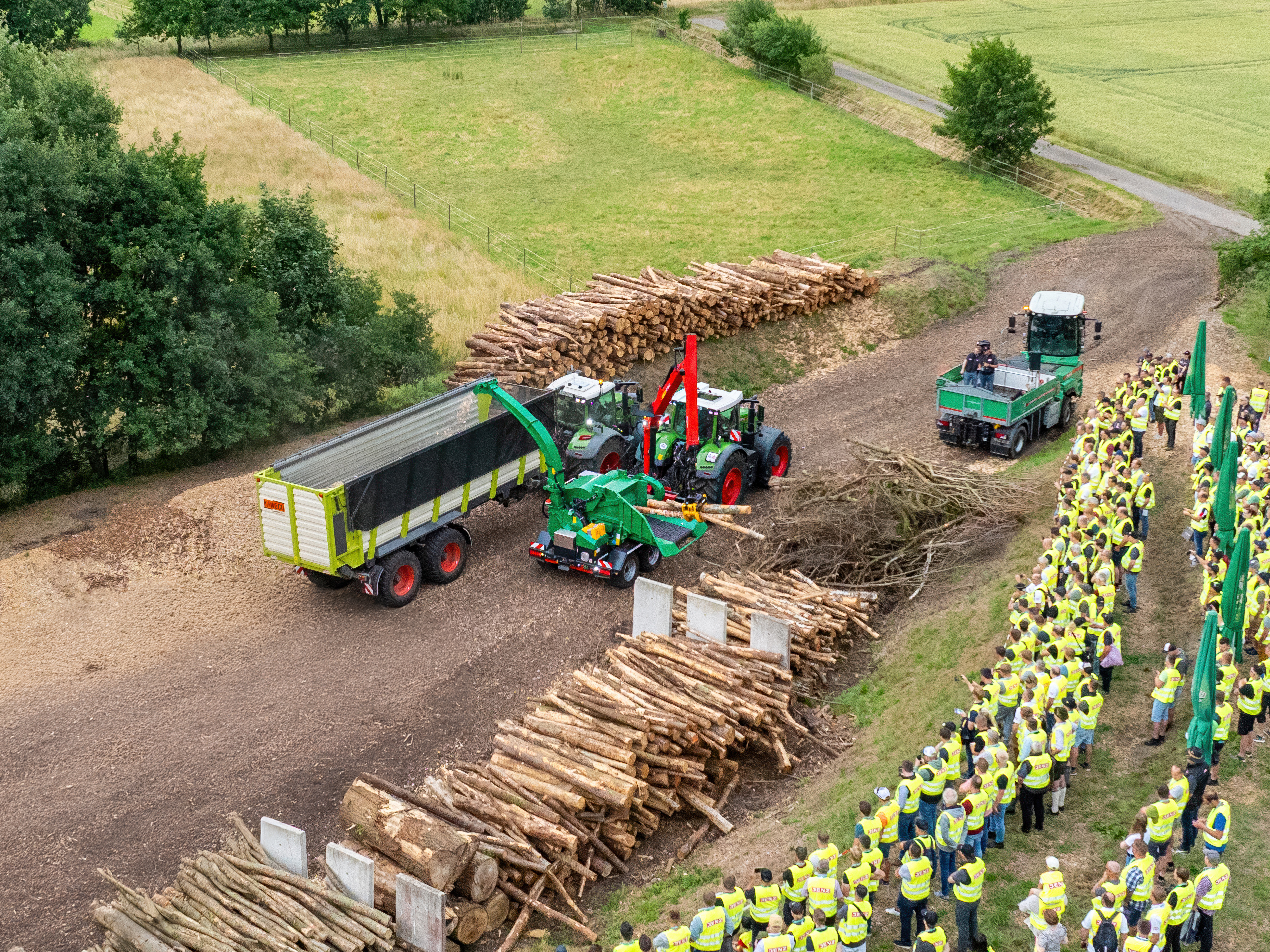 Vorführung HEM 5600 Z mit Fendt 942 GEN 7 bei den Profi-Tagen 2025