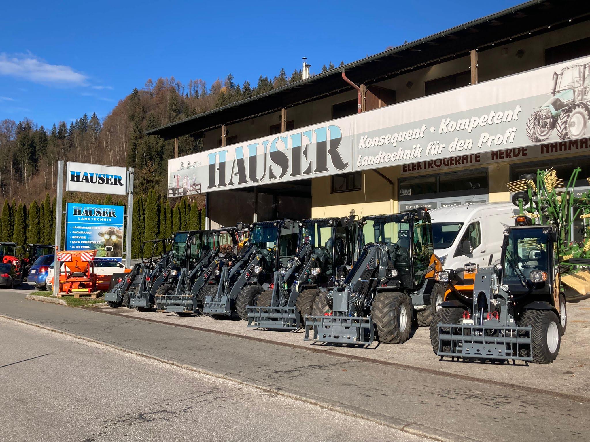 Die Hauser Landtechnik hat immer eine Auswahl GIANT-Maschinen vor Ort