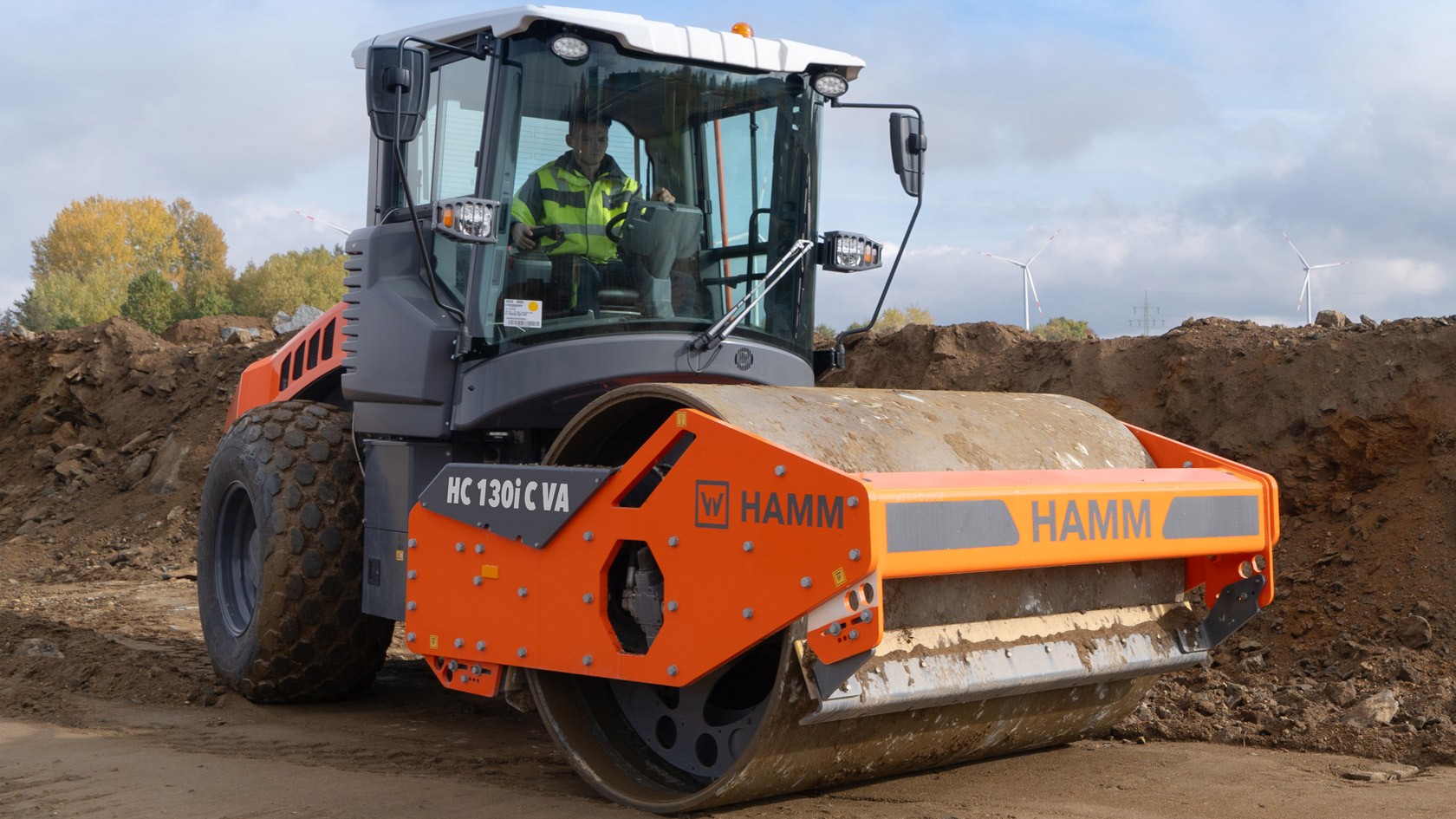 Neuer Hamm Walzenzug mit Smart Compact: Nach den bereits eingeführten Walzenzügen HC 200i C VA und HC 250i C VA steht mit der HC 130i C VA nun auch ein entsprechendes Modell im 13 t Segment zur Verfügung.