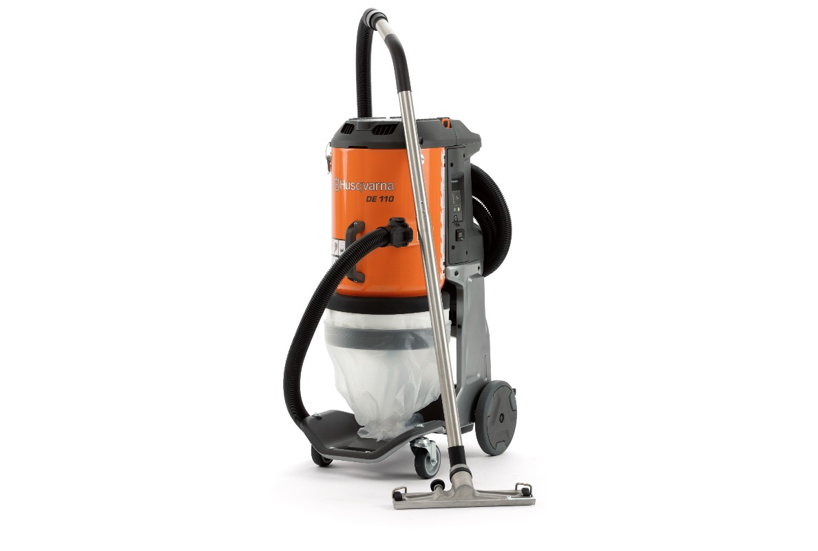 Husqvarna Staubabsauger unterstützen sicher und effizient bei der Beseitigung der Raupen des Eichenprozessionsspinner