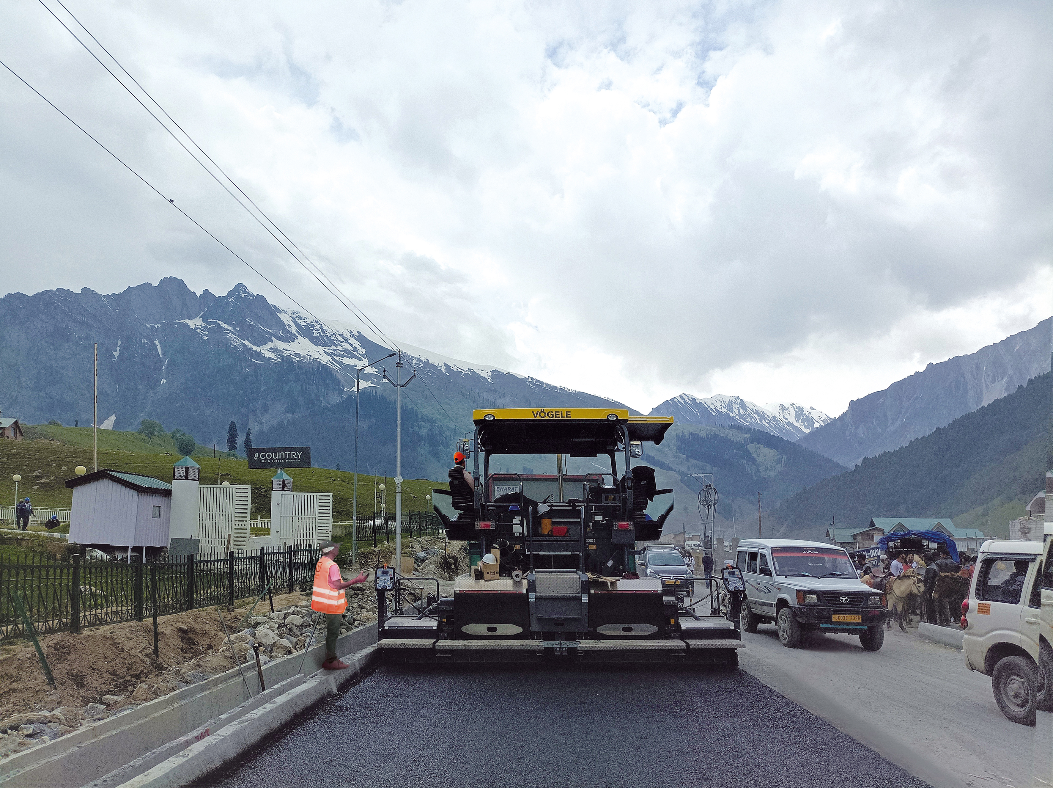 Spektakulärer Straßenbau im Himalaya 