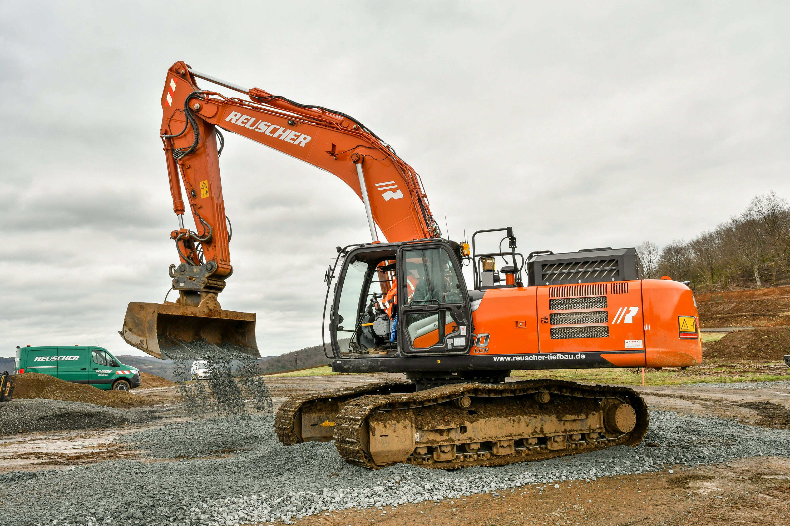 Hitachi ZX350-7 | LECTURA Press