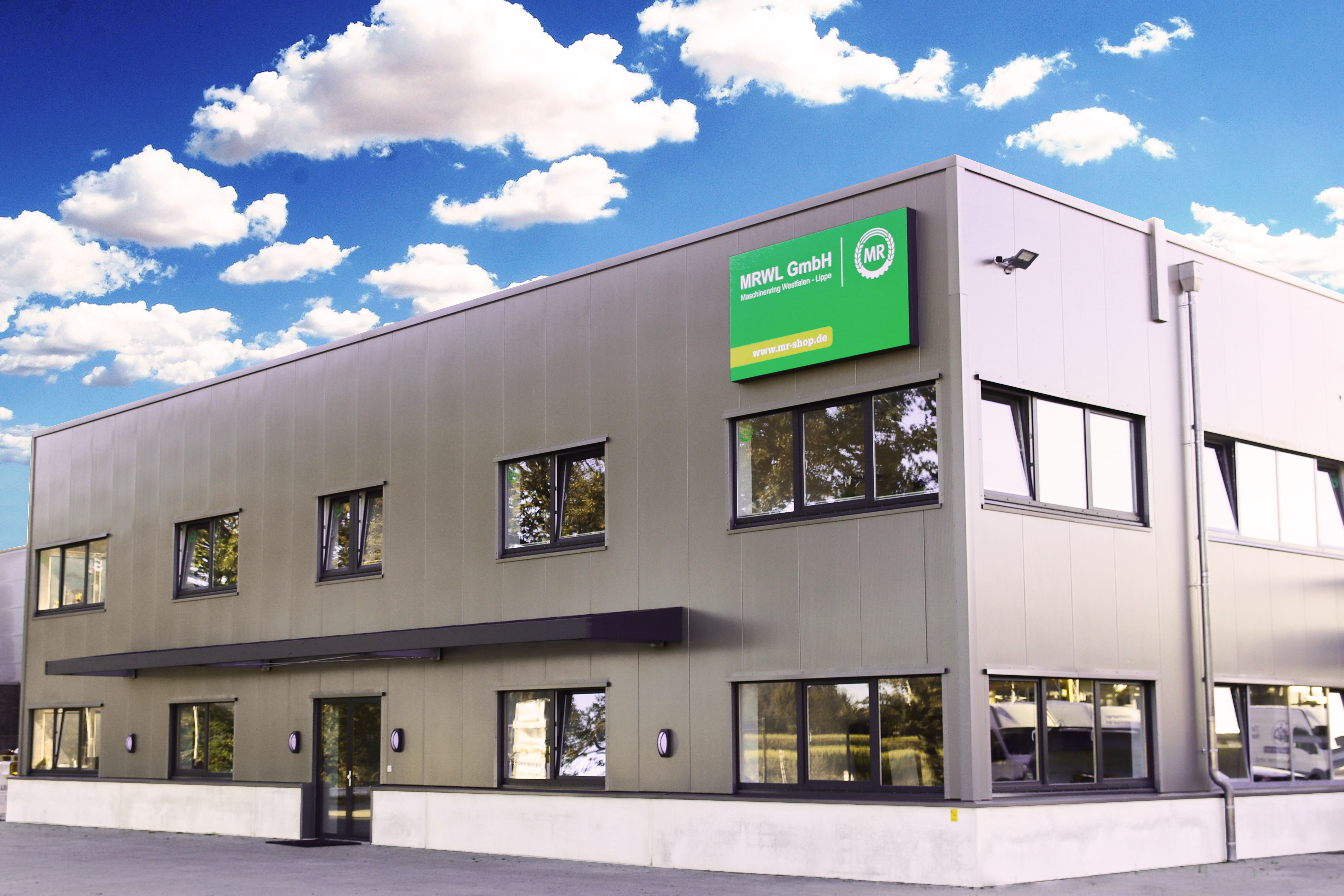 Der Maschinenring Westfalen Lippe bietet in seinem Onlineshop Lösungen für die Baubranche, die Industrie und die Landwirtschaft an.