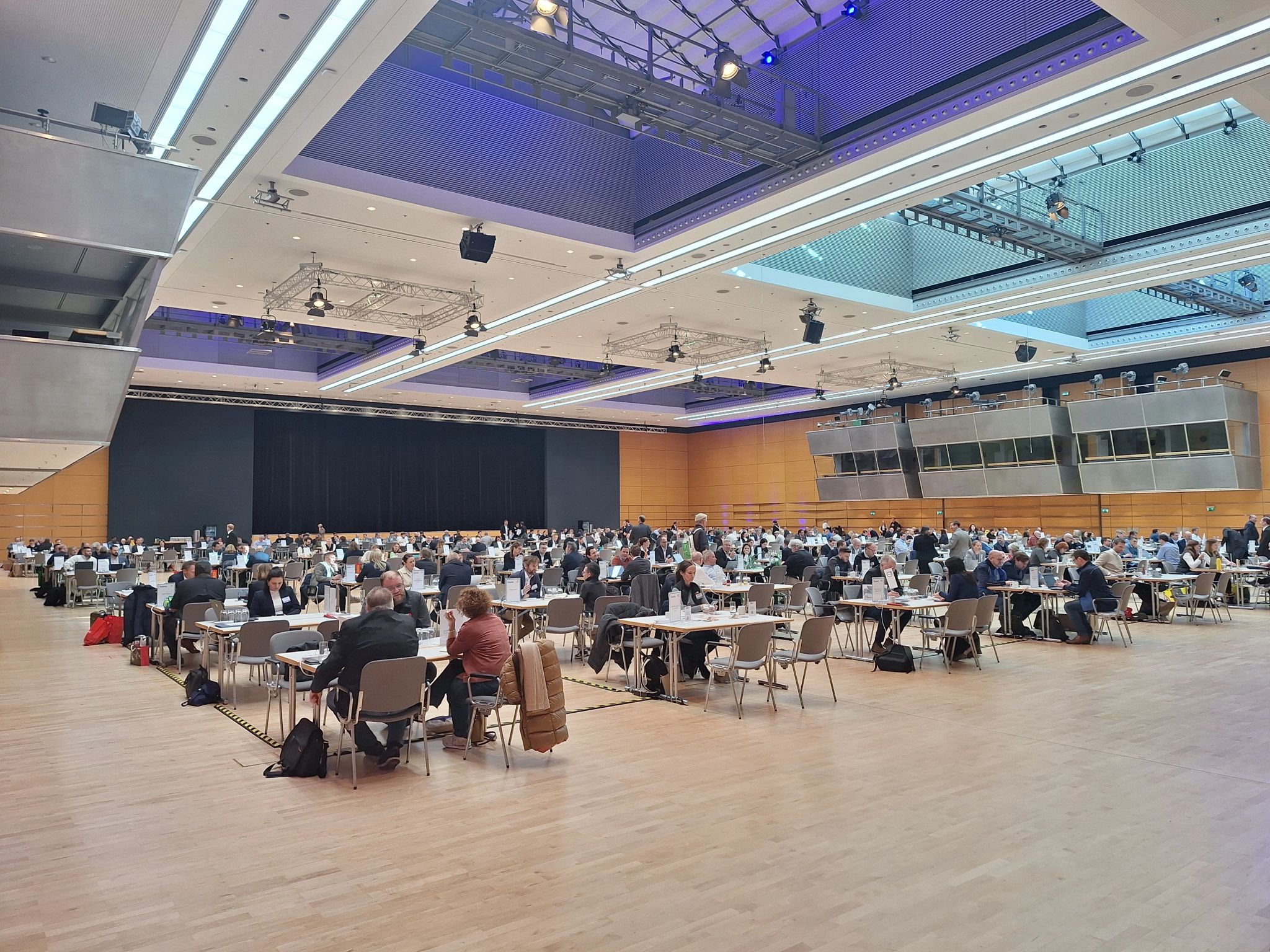Mehr als 150 Medienvertreter trafen auf 140 ausstellende Unternehmen der bauma