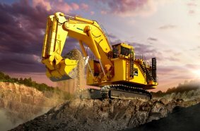 Komatsu präsentiert auf der bauma 2025 den elektrisch angetriebenen Großhydraulikbagger PC7000-11E in Tieflöffelkonfiguration