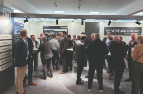 Zahlreiche Fachbesucher und Branchenvertreter informierten sich am Messestand der Wirtgen Group.