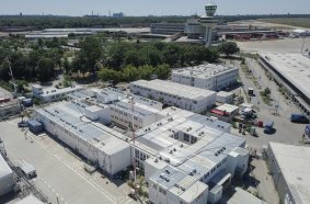 Die 270 Raummodule bieten auf 2.800 m² Platz für rund 160 Mitarbeitende