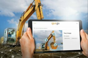 Einfach ein Foto von einer Anwendung machen und die KI-basierte igusGO App zeigt dem Nutzer, wo Potential steckt, die Technik von Maschinen mit igus Produkten zu verbessern und dabei sogar Kosten zu sparen.