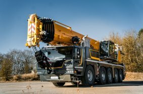 Liebherr präsentiert auf der Bauma den LTM 1150-5.4. Er hat die neue Steuerung LICCON3 und zeigt sich in neuem Krandesign.