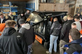 Einweisung in die Optimas Pflasterverlegemaschine PaveJet S 24.