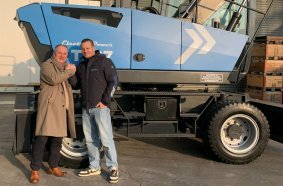 Ingo Niksic, Oliver Python