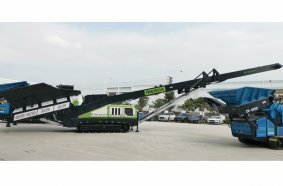 Mit kompakten Transportabmessungen von rund 12 x 2,5 x 3 Metern und einem Gewicht von 22 bis 26 Tonnen ist der B210F einfach zu transportieren.