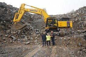 Rudolf Hilgenroth GmbH & Co. KG freut sich über nächste Generation des Komatsu PC700LC: Modernste Technik für anspruchsvolle Einsätze