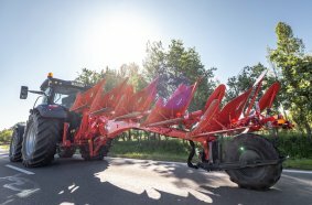 Neuer Anbaupflug MASTER M: Einfach, intuitiv und leistungsstark