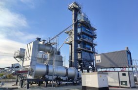 Die Benninghoven Asphaltmischanlagen vom Typ ECO 4000 sorgen auch an den bulgarischen Standorten in Kutsina, Stara Zagora und Mezdra für eine zuverlässige Produktion des Baustoffs.
