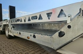 Einer fürs Grobe – der Satteltieflader SDS 480 T