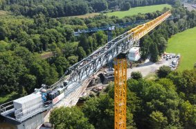 Neue Krane für den wohl größten Großkran-Kranpark Deutschlands.