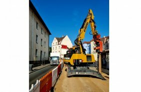 Nicht nur in der Innenstadt von Nürnberg gibt es Baustellen, wo nur der HYDREMA den Einsatz mit schwerem Gerät sicherstellen kann.