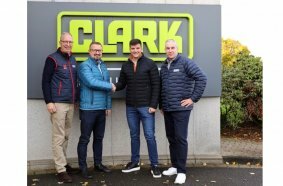 v. l. n. r.: Stefan Budweit, President & CEO Clark Europe, Marcin Proszowski, Regional Manager, Clark Europe, Bence Bacsi, CEO Pagát Gold, Holger Schmitz, Director Sales & Marketing