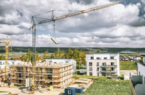 Der 43 K bringt erreicht im Vergleich zu seinem Vorgänger eine zwei Meter höhere Ausladung und vier Meter höhere Hakenhöhe. Seine Spitzentraglast hat sich um 200 Kilogramm erhöht.