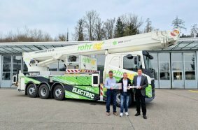 Weltpremiere auf der Bauma 2025: Erster vollelektrischer LKW mit Hubarbeitsbühne und einer Arbeitshöhe von 56 Metern