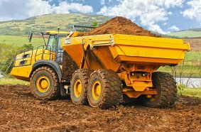 Gut 1,5 m³ mehr Volumen fasst die Heckmulde des Bell B50 E mit automatischer Heckklappe.
