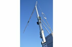 BKL zeigt zwei Schnellmontagekrane auf der Dach+Holz in Köln