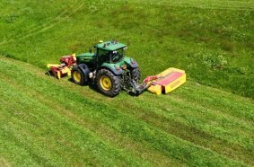 ROZMITAL stellt das neue Scheibenmähwerk SD-300R mit Walzenaufbereiter vor