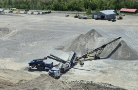 Die indigene Gemeinschaft Garden River First Nation liefert im Rahmen eines aktuellen Projekts Gesteinskörnungen für einen 16 Kilometer langen Abschnitt des Highways 17A dank moderner Kleemann Anlagen.