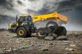 Die Tandemachse beim Hyundai-Dumper HA30/HA45 ist ein Alleinstellungsmerkmal. Extrem gute Traktion, hohe Bodenfreiheit, Verzicht auf starre Hinterachsen und geringe Wartungskosten sind die Vorteile für Betreiber. 