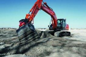 Hitachi präsentiert auf der Bauma mittelgroße Raupenbagger mit dem gewissen Etwas