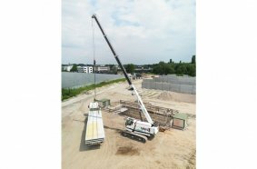 Der akkubetriebene 50 t Raupen-Teleskopkran spielt eine zentrale Rolle auf der emissionsfreien Baustelle in Breda, Niederlande.