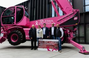 v.l.n.r: Riccardo Magni, Maayke Bleser, Alexander Reisch, Hans-Dieter Bleser und Norman Stein bei der Maschinenübergabe der neuen Glücksfee.