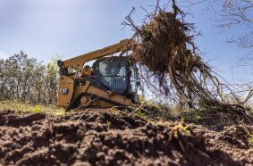 Zeppelin präsentiert sein umfangreiches Produkt- und Dienstleistungsportfolio für die Land- und Forstwirtschaft – wie einen Cat Deltalader 275 – in der Halle 6, Stand D09.