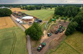 Gelände der Profi-Tage 2025 und Vorführung in der Hack-Arena