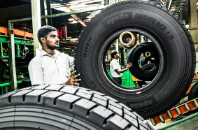 ENDURANCE Lkw-Reifen von Apollo sind erwiesenermaßen außergewöhnlich langlebig. Alle Lkw-Reifen haben mindestens ein C- bis D-Label für den Kraftstoffverbrauch und ein B-Label für nasse Bedingungen – eine einzigartige Leistung für Premium-Lkw-Reifen.