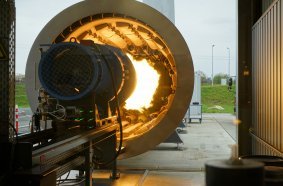 Regenerative Brennstoffe bereits heute nutzen: Benninghoven Evo Jet Brenner können auch verflüssigte Biomasse oder Holzstaub verfeuern.